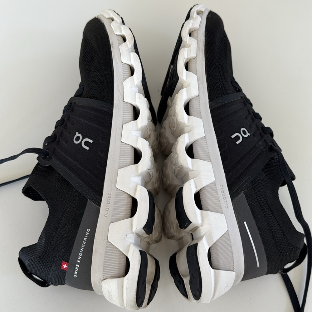 ON Running Cloudswift Trainers Sneakers Women’s Size 10.5 Black White Color - Picture 9 of 14